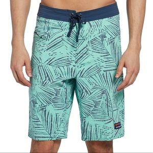🎉HP🎉 NWOT Patagonia Wavefarer Boardshorts